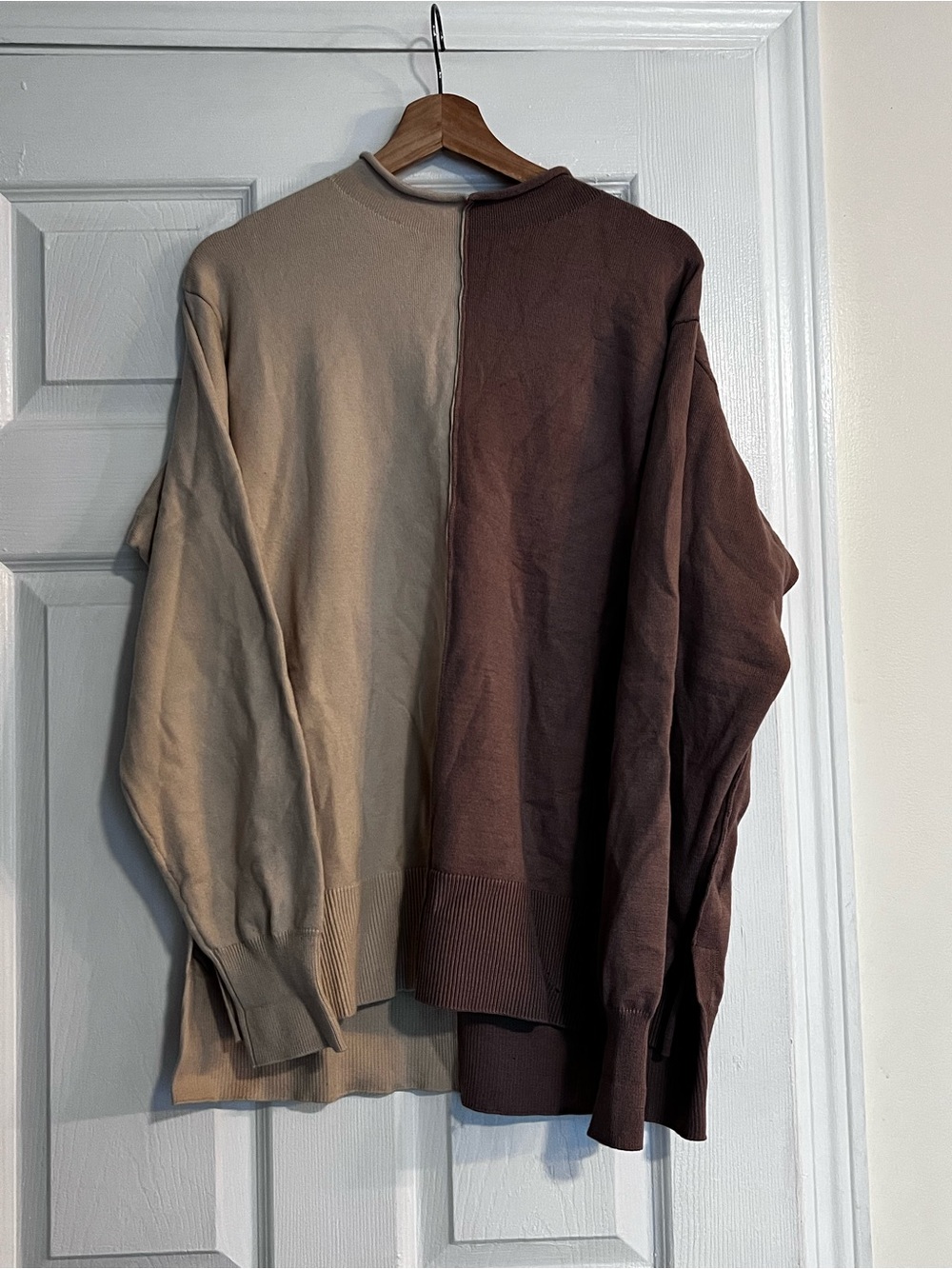 Two-Tone Crewneck Sweatshirt - Beige & Brown